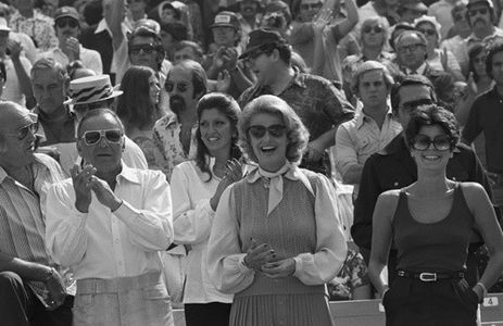 Frank Sinatra with Jilly Rizzo, Barbara Marx and daughter Tina at a Los Angeles Dodgers World Series game