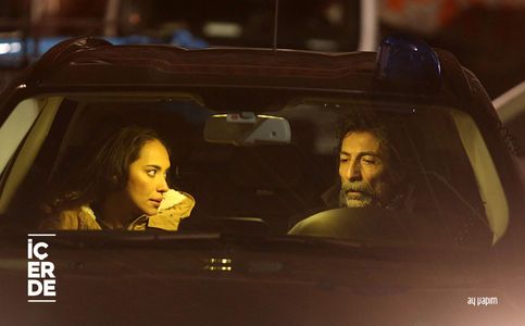 Mustafa Ugurlu and Duygu Sarisin in Insider (2016)