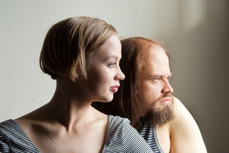 Peppi (Saara Elina) & Albert (Jari Manninen) in Hetket movie.
