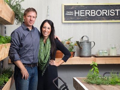 Chip Gaines and Joanna Gaines in Fixer Upper (2013)
