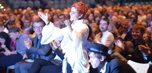 Iranian Artist and Filmmaker Mania Akbari thanks Festival Director Torsten Neumann for her welcome a year after being un
