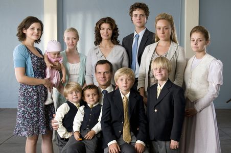 Bill Paxton, Jeanne Tripplehorn, Chloë Sevigny, Ginnifer Goodwin, Ethan Kent, Douglas Smith, Amanda Seyfried, Garrett Fr