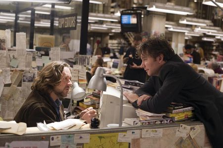 Russell Crowe and Kevin Macdonald in State of Play (2009)
