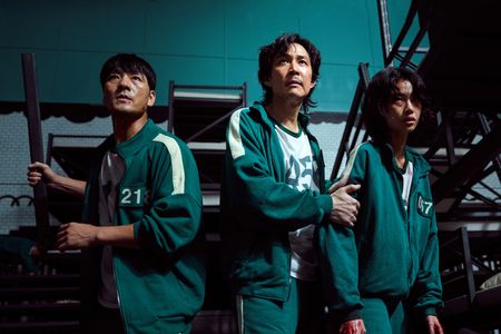 Lee Jung-jae, Park Hae-soo, and Hoyeon in Squid Game (2021)