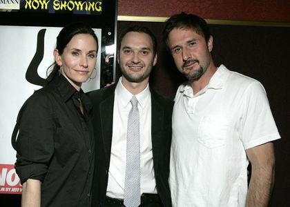 David Arquette, Courteney Cox, and Jeff Vespa in Nosebleed (2008)