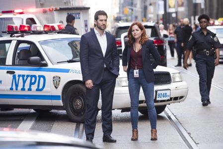Luke Roberts and Sarah Greene in Ransom (2017)