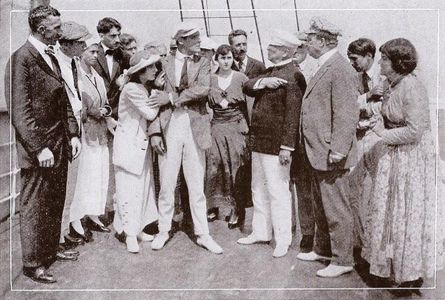 Marguerite Courtot and Hal Forde in The Vanderhoff Affair (1915)