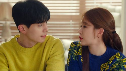 Lee Dong-wook and Yoo In-na in Touch Your Heart (2019)