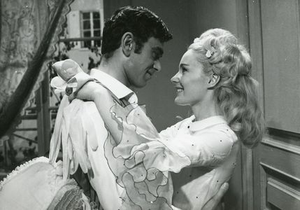 Nathalie Nort and Gilles Ségal in Nights of Farewell (1965)