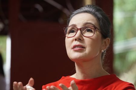 Cristina Gonzales in Gluta (2021)