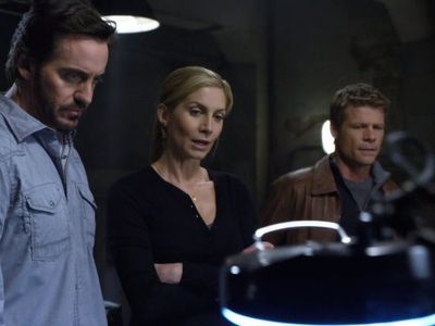 Joel Gretsch, Charles Mesure, and Elizabeth Mitchell in V (2009)
