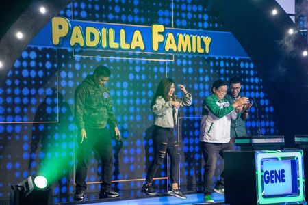 Dennis Padilla, Robin Baldivia, Geline Baldivia, and Gene Padilla in Family Feud Philippines (2022)