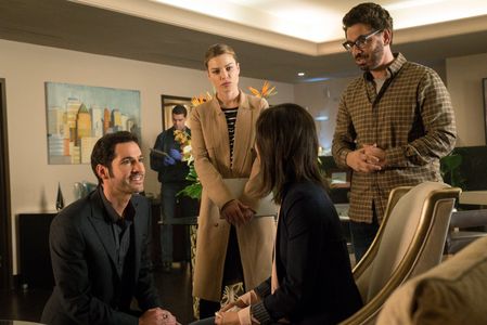 Tom Ellis, Lauren German, Al Madrigal, and Joy Osmanski in Lucifer (2016)