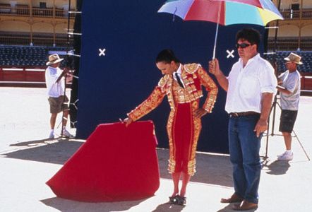 Pedro Almodóvar and Rosario Flores in Talk to Her (2002)