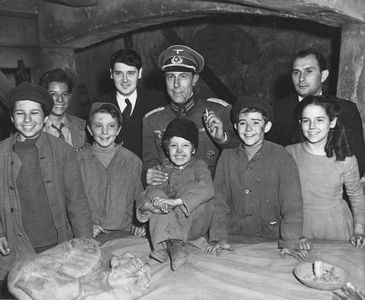 Scotty Beckett, Conrad Binyon, Mary Lou Harrington, Donald Mayo, Steven Muller, Bobby Samarzich, and John Wengraf in The