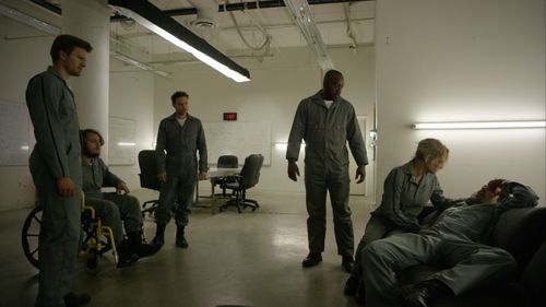 Adam Huss, Malik Yoba, Zoë Bell, Bjørn Alexander, Michael Aaron Milligan, and Brian Flaccus in Paradox (2016)