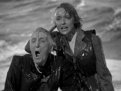 Laraine Day and Gertrude Hoffman in Foreign Correspondent (1940)