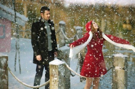 Keremcem and Ezgi Asaroglu in That's My Life (2014)