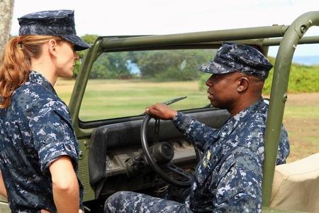 Andre Braugher and Daisy Betts in Last Resort (2012)