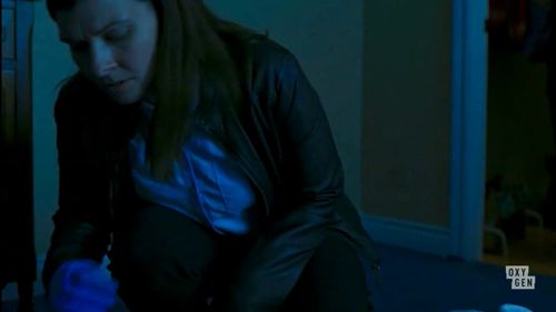 Jen Gardiner playing a detective in An Unexpected Killer