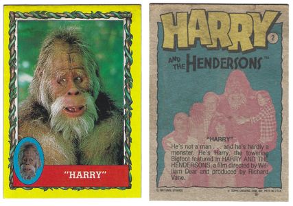 Kevin Peter Hall, John Lithgow, Melinda Dillon, Margaret Langrick, and Joshua Rudoy in Harry and the Hendersons (1987)
