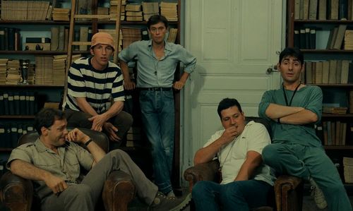 Patrick Bouchitey, Marc Chapiteau, Frank D'Ascanio, Patrick Dewaere, and Michel Such in The Best Way to Walk (1976)