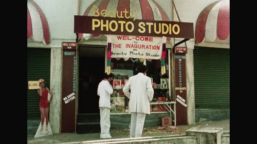 Ravi Baswani and Naseeruddin Shah in Jaane Bhi Do Yaaro (1983)