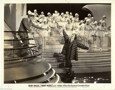 Marlo Dwyer, Ann Dvorak, and Rudy Vallee in Sweet Music (1935)