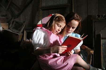Lola Giovannetti and Marilou Lopes-Benites in Bluebeard (2009)
