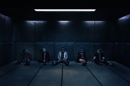 Brittany Allen, Paul Braunstein, Laura Vandervoort, Matt Passmore, and Mandela Van Peebles in Jigsaw (2017)