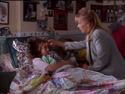 Dorian Lopinto and Larisa Oleynik in The Secret World of Alex Mack (1994)