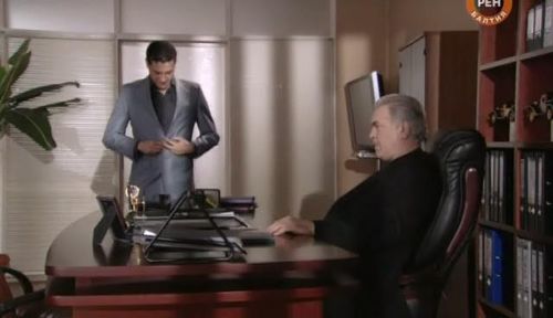 Anatoliy Khostikoev and Mikhail Safronov in Serdtsu ne prikazhesh (2007)
