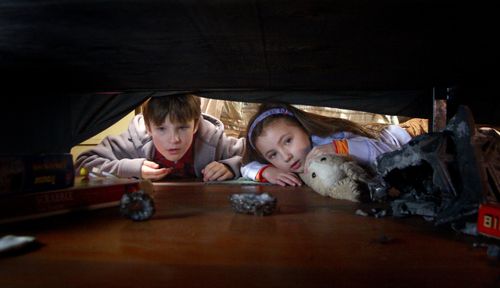 Rhiannon Leigh Wryn and Chris O'Neil in The Last Mimzy (2007)