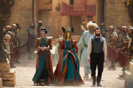 Fares Fares and Xelia Mendes-Jones in The Wheel of Time (2021)