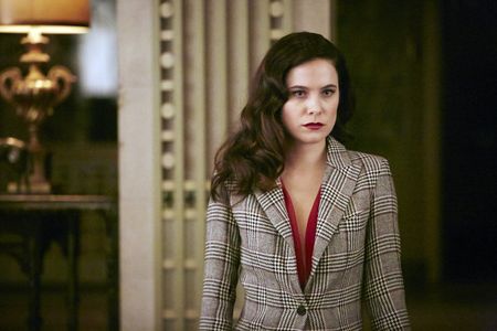Caroline Dhavernas in Hannibal (2013)