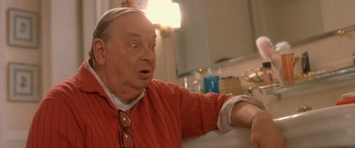 Jean-Paul Roussillon in A Christmas Tale (2008)