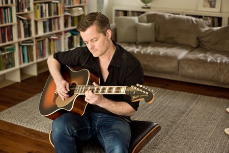 Andre-ditz-guitar-german-actor