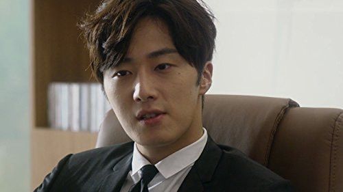 Il-Woo Jung in High-End Crush (2015)