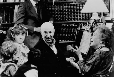 Maureen O'Sullivan and Lloyd Nolan in Hannah and Her Sisters (1986)
