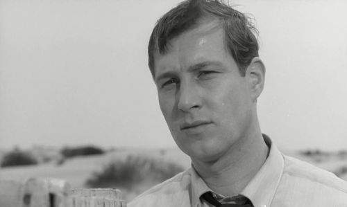 Hansjörg Felmy in Station Six Sahara (1963)