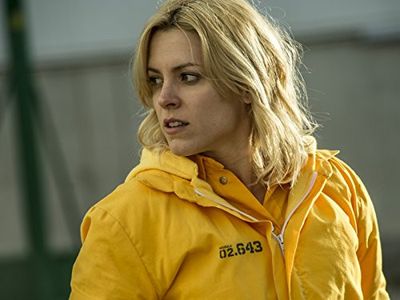 Maggie Civantos in Vis a vis (2015)