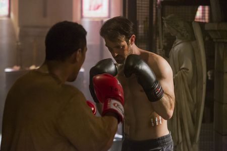 Charlie Cox and Evan Dane Taylor in Daredevil (2015)