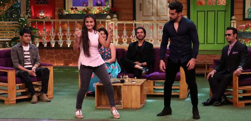 Gulshan Grover, Shruti Haasan, Gautam Gulati, Rajkummar Rao, and Kapil Sharma in The Kapil Sharma Show (2016)