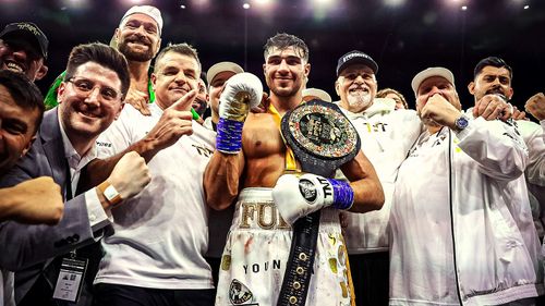 Tommy Fury, John Fury, and Tyson Fury in BT Sport Fight Night Live: 8 Rounds Cruiserweight: Jake Paul vs. Tommy Fury (20