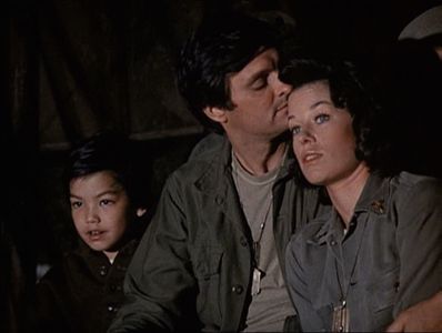 Alan Alda, Lesley Evans, and Edgar Miller in M*A*S*H (1972)