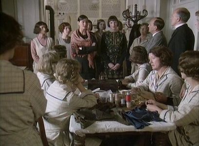 Stephen Churchett, Kate Fahy, Louise Lombard, Diana Rayworth, and Bill Thomas in The House of Eliott (1991)