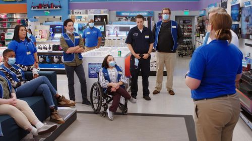 Steve Agee, Ben Feldman, Lauren Ash, Kaliko Kauahi, Jon Barinholtz, Nicole Lynn Evans, and Franchesca Ramsey in Supersto