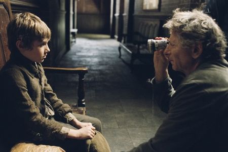 Roman Polanski and Barney Clark in Oliver Twist (2005)