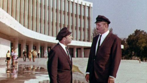 Yefim Berezin and Yuri Timoshenko in Smekhanicheskiye priklyucheniya Tarapunki i Shtepselya (1970)