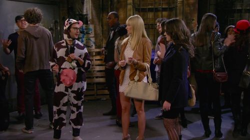 Kat Dennings, Will Deutsch, and Beth Behrs in 2 Broke Girls (2011)